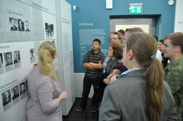 Öffentliche Führung durch die Dauerausstellung „Ideologie und Terror der SS“